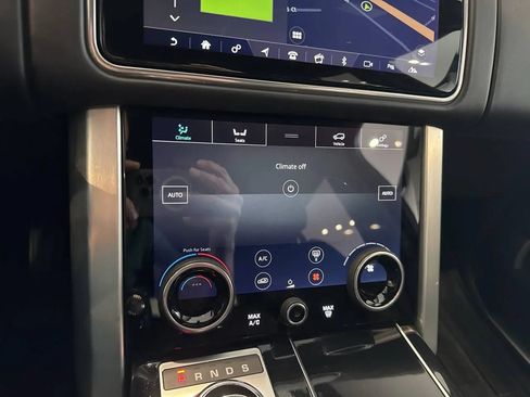 Used 2019 Land Rover Range Rover Velar R-Dynamic SE AWD/4WD image 50