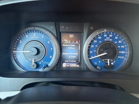 Used 2015 Toyota Sienna XLE Premium w/ Four Season Floor Mat Package FWD image 33