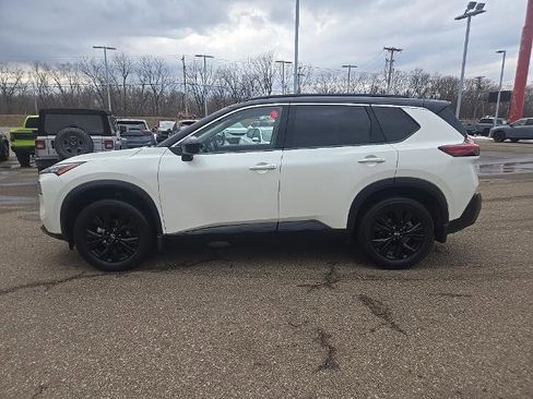 Certified 2023 Nissan Rogue SV w/ SV Premium B Package image 4