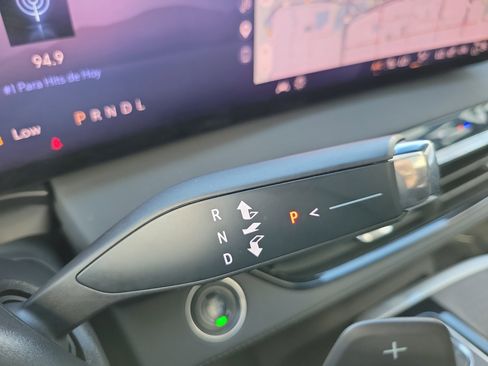 Used 2025 Buick Enclave Sport Touring w/ Power Package image 23