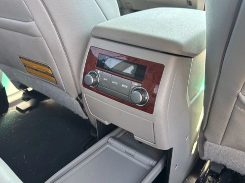 Used 2013 Toyota Highlander Limited AWD/4WD image 5