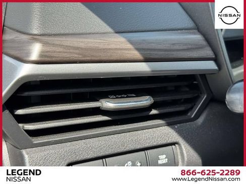 Used 2024 Nissan Altima 2.5 SV FWD image 18