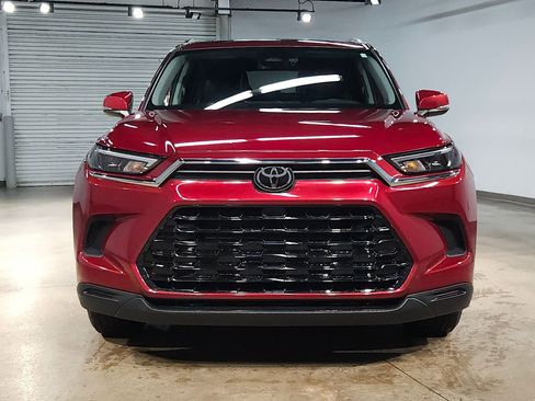 Certified 2024 Toyota Grand Highlander FWD image 2