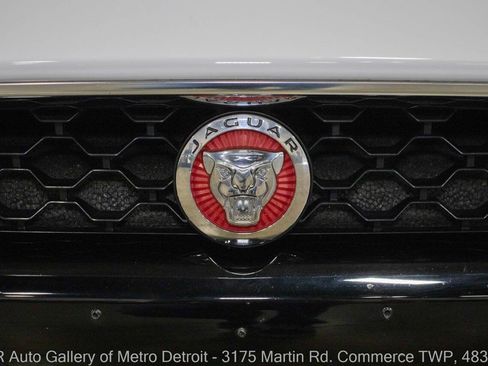 Used 2018 Jaguar F-TYPE R-Dynamic AWD/4WD image 27