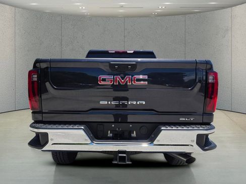Used 2025 GMC Sierra 3500 SLT w/ SLT Convenience Package AWD/4WD image 4