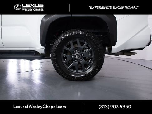 Used 2025 Toyota 4Runner SR5 AWD/4WD image 11