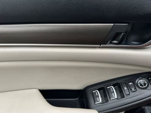 Used 2018 Honda Accord LX image 13