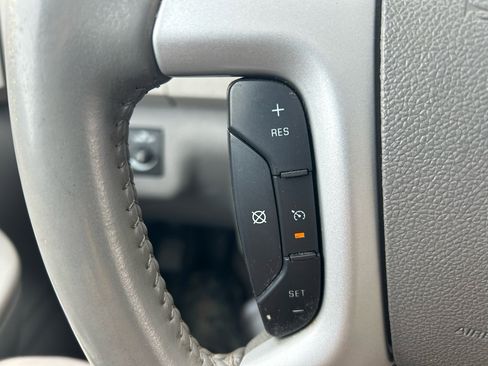 Used 2010 Chevrolet Traverse LT w/ Personal Connectivity Package image 19