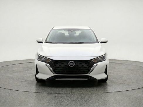 Used 2025 Nissan Sentra SV FWD image 2