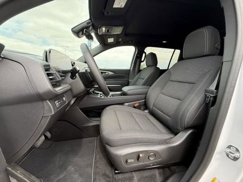 New 2026 Chevrolet Traverse LT image 17