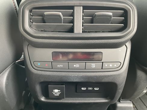 Certified 2025 Honda Pilot TrailSport image 39