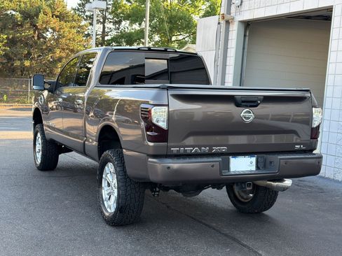 Used 2016 Nissan Titan SL RWD image 3