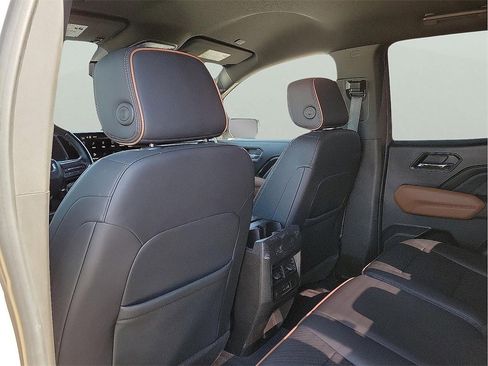 Used 2023 GMC Canyon AT4 w/ AT4 Premium Package image 12