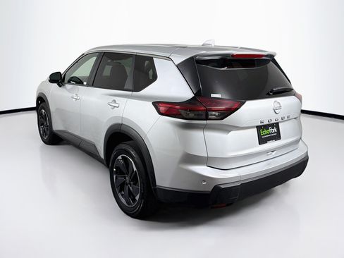 Used 2025 Nissan Rogue SV FWD image 5