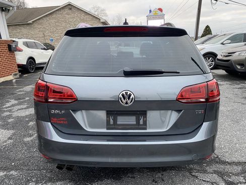 Used 2017 Volkswagen Golf S image 6