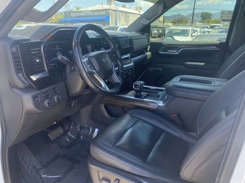 Used 2022 Chevrolet Silverado 1500 LT Trail Boss w/ LT Trail Boss Premium Package AWD/4WD image 12