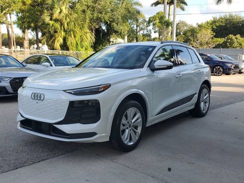 Used 2025 Audi Q6 e-tron Premium Plus w/ Premium Plus RWD image 9