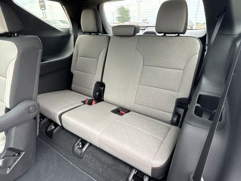 New 2026 Chevrolet Traverse LT w/ Sun and Wheel Package FWD image 27