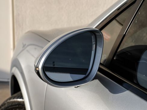 Used 2020 Porsche Cayenne image 38