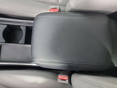 Used 2016 Honda CR-V Touring image 37