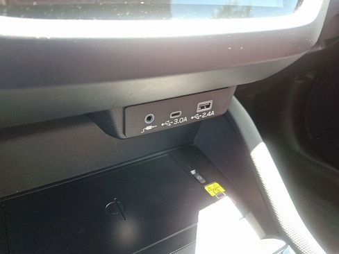 Certified 2025 Subaru Forester Premium image 23