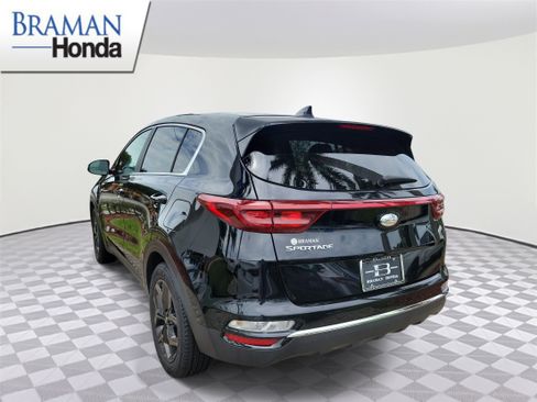 Used 2022 Kia Sportage LX w/ LX FWD Value Edition Package image 4