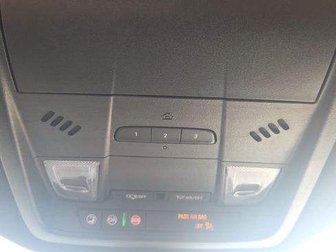 Used 2024 Buick Enclave Premium FWD image 34