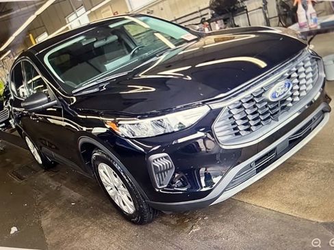 Used 2025 Ford Escape Active w/ Active Premium Tech Pack FWD image 6
