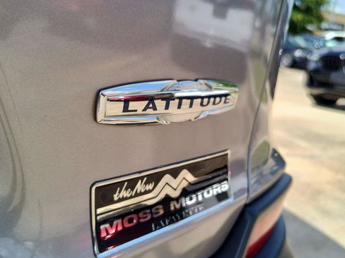 Used 2020 Jeep Cherokee Latitude FWD image 6