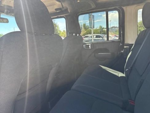 Used 2024 Jeep Wrangler Unlimited AWD/4WD image 12