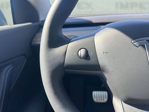 Used 2021 Tesla Model Y Performance image 15