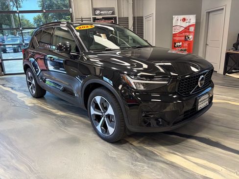 Used 2023 Volvo XC40 B5 Plus w/ Driver Assist Package AWD/4WD image 1