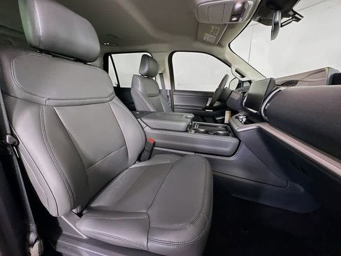 New 2026 Ford Expedition Active image 15