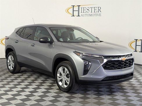 Certified 2024 Chevrolet Trax LS w/ Driver Confidence Package image 2