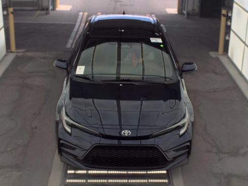 Used 2024 Toyota Corolla SE FWD image 2