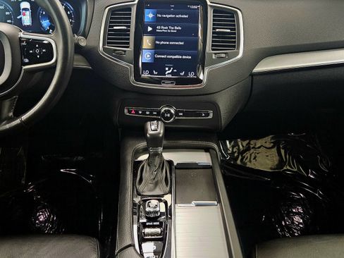 Used 2021 Volvo XC90 T5 Momentum image 14