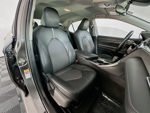 Used 2019 Toyota Camry SE image 27