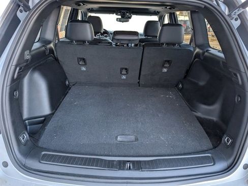 Used 2023 Jeep Grand Cherokee Altitude image 16