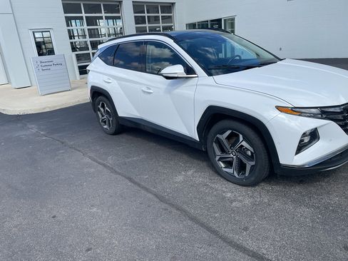 Used 2024 Hyundai Tucson Limited FWD image 2