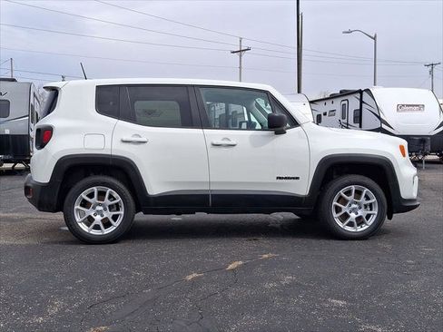 Used 2023 Jeep Renegade Latitude image 25