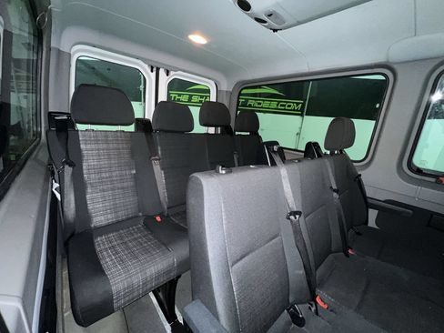 Used 2016 Mercedes-Benz Sprinter 2500 image 26