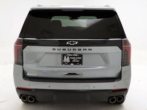 Used 2025 Chevrolet Suburban Z71 AWD/4WD image 8