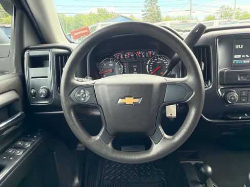 Used 2018 Chevrolet Silverado 1500 Custom w/ Custom Value Package AWD/4WD image 12