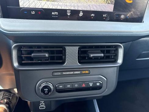 Used 2025 Ford Maverick XL w/ Equipment Group 102A image 27