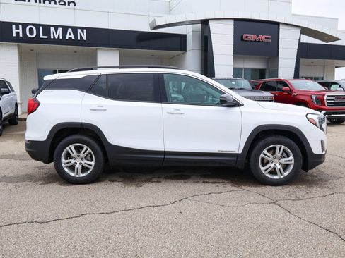 Used 2020 GMC Terrain SLE w/ Driver Convenience Package AWD/4WD image 2