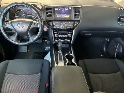 Used 2017 Nissan Pathfinder SV w/ Cargo Package image 4
