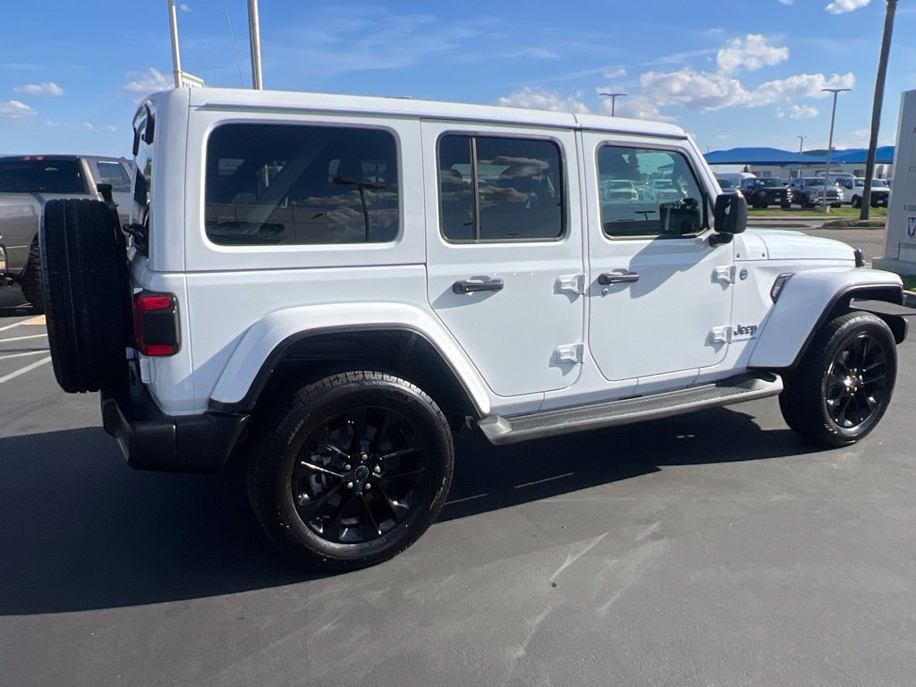 Used 2025 Jeep Wrangler Unlimited Sahara AWD/4WD image 8