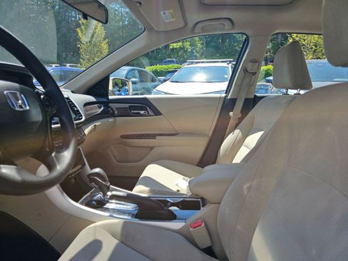 Used 2016 Honda Accord EX image 58