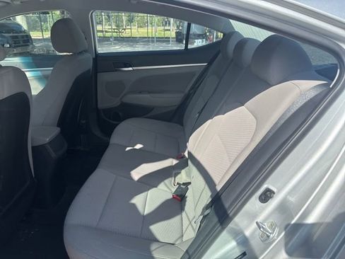 Used 2020 Hyundai Elantra SEL FWD image 10