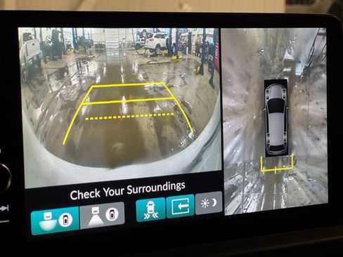 Used 2025 Honda Pilot Black Edition image 18